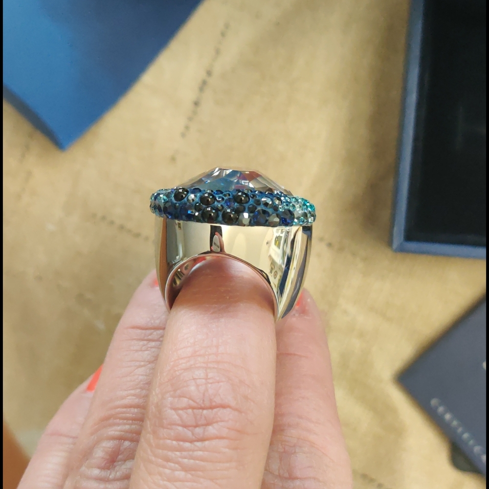 SWAROVSKI hyacinth blue ring - Picture 8 of 16